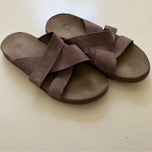 Chaco Wayfarer Suede Crossover Slide Sandals. 9